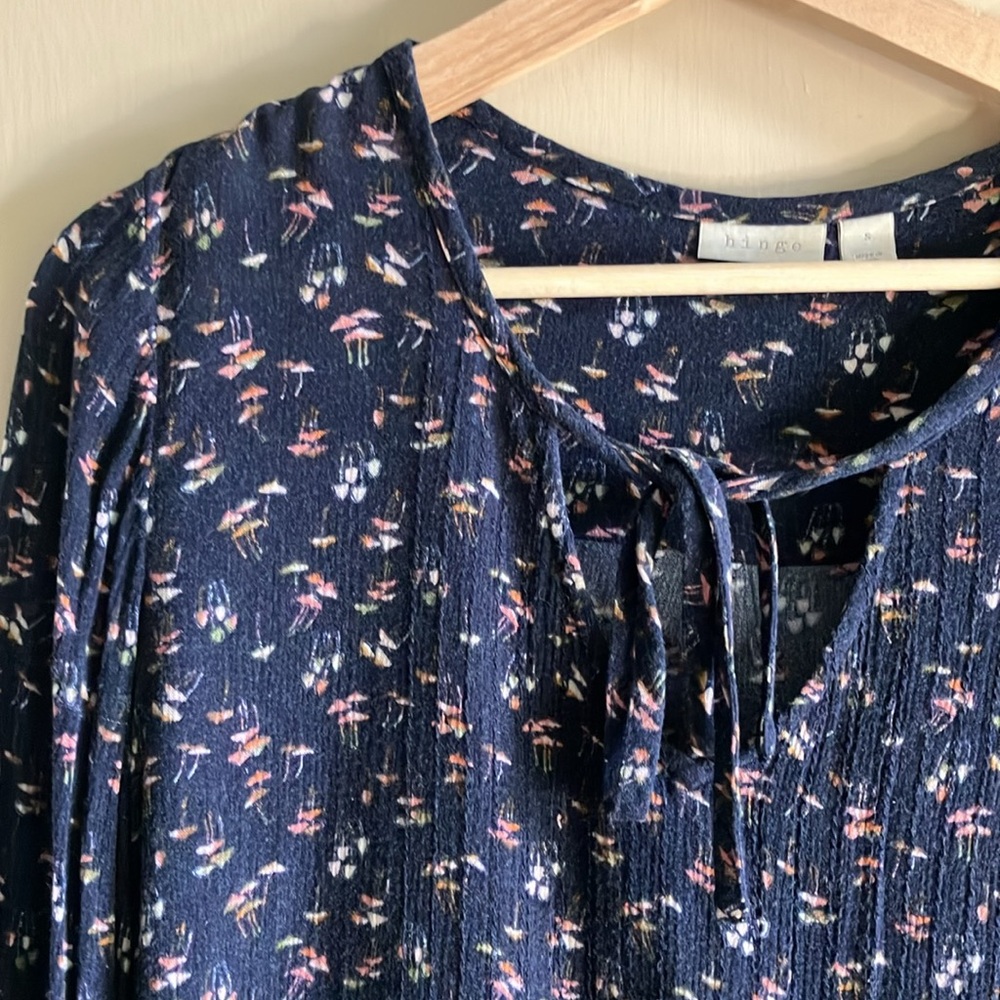 Hinge mushroom print peasant top